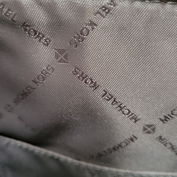 MICHAEL KORS Red Ellis Satchel Saffoano Leather Purse with removable straps - Picture 9 of 16